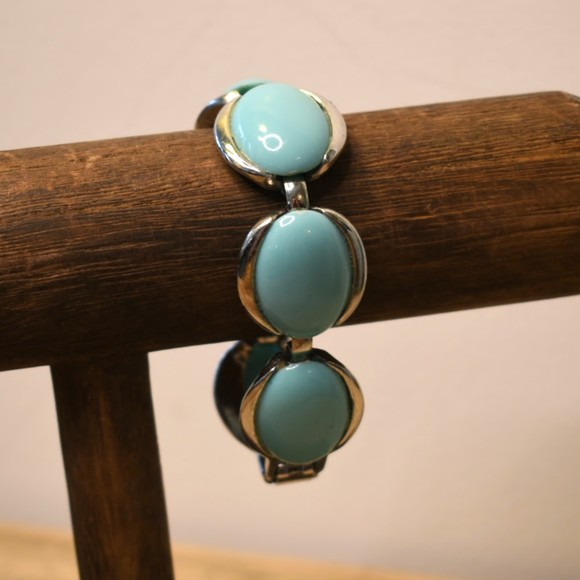 Vintage Faux Turquoise and Silver Plate Chunky Bracelet - Picture 5 of 6